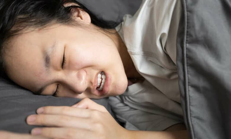 Tại sao lại nghiến răng khi ngủ và những điều cần biết