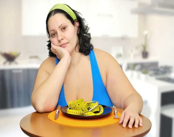 Tại sao ăn ít vẫn tăng cân? Nguyên nhân và cách giải quyết